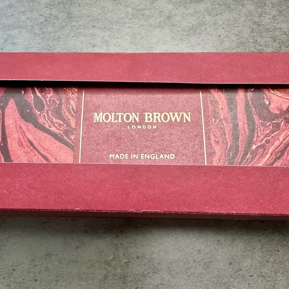 Molton Brown Floral & Spicy Christmas Cracker Body Wash Gift Set